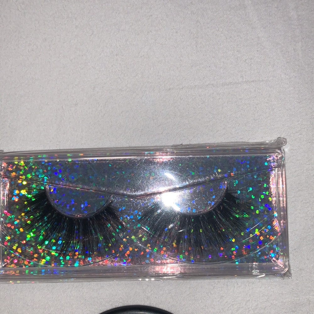 Makeup bundle - Picture 2 of 3